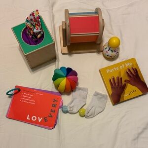 LOVEVERY - The Senser Play Kit for baby Months 5-6